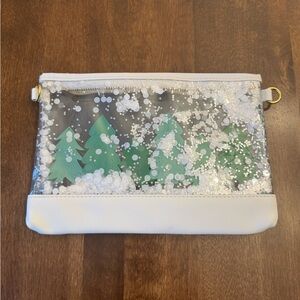 NWOT! Can’t Clutch This Snow globe clutch